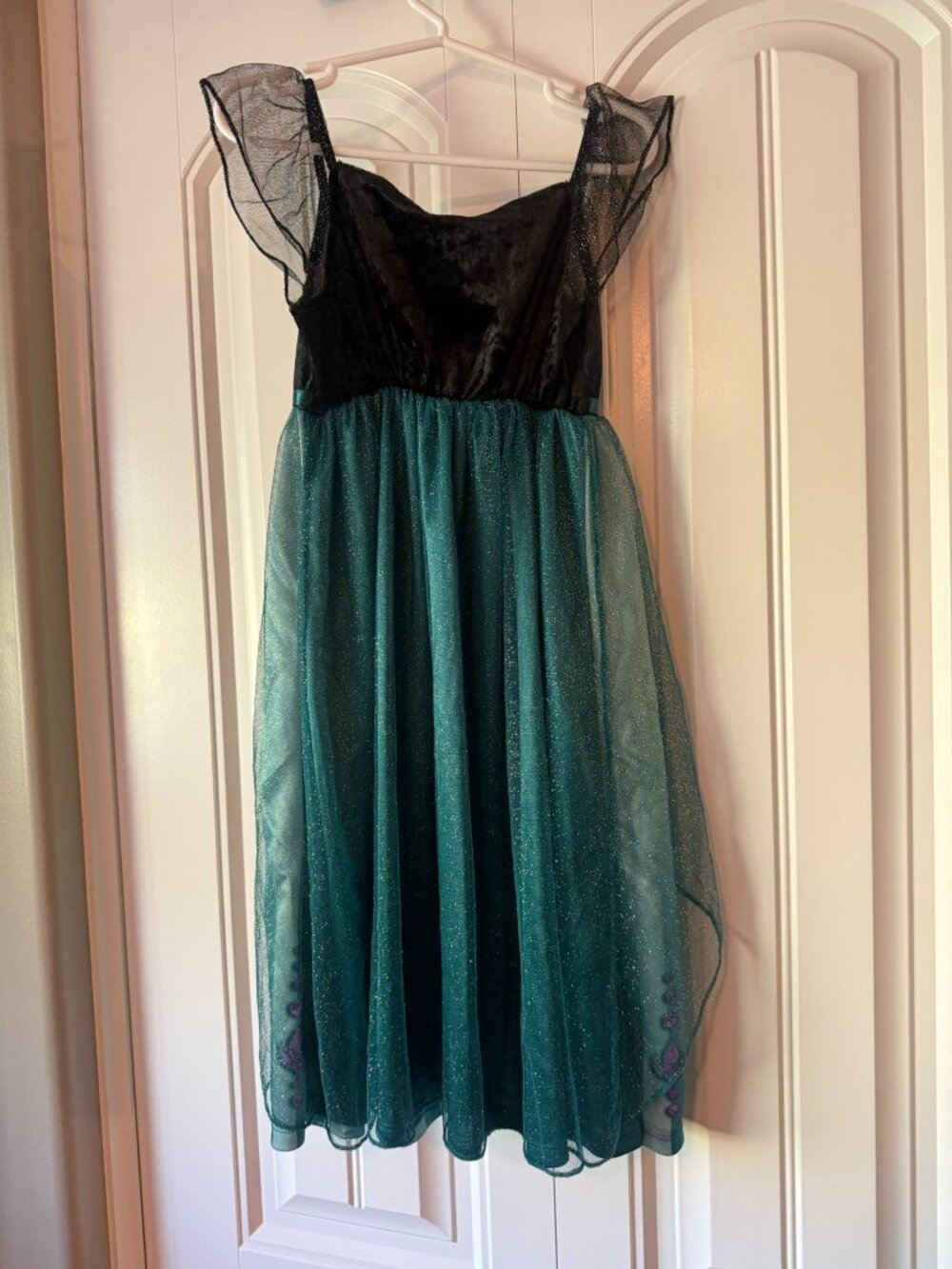 Anna Frozen Princess Play Dress & Nightgown Size 4T - Picture 2 of 2